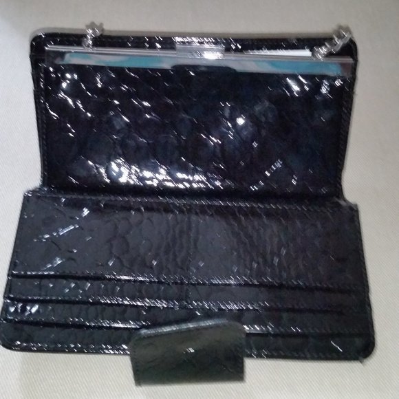 Guess black canvas and patent minibag - Picture 4 of 6